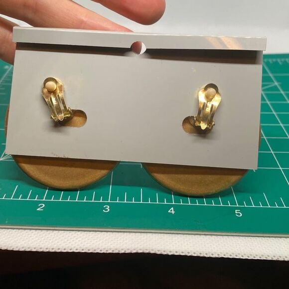 Vtg 80s 90s big clip on Earrings  blue with goldtone halo - Picture 5 of 5